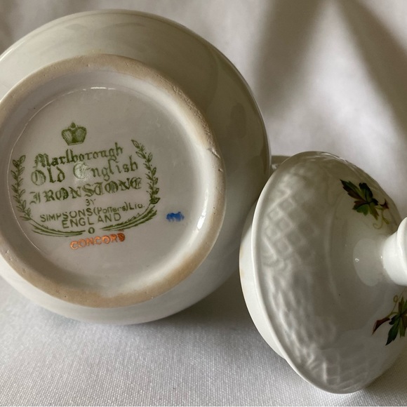 EUC Vintage Marlborough Old English Ironstone Lidded Sugar Bowl Concord RARE - Picture 11 of 16